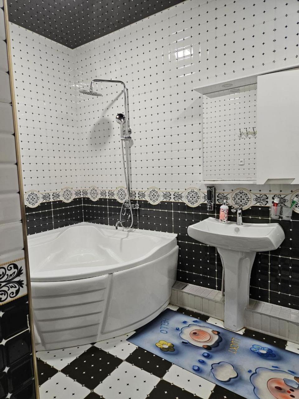 Apartment Bonushka Samarkand Buitenkant foto